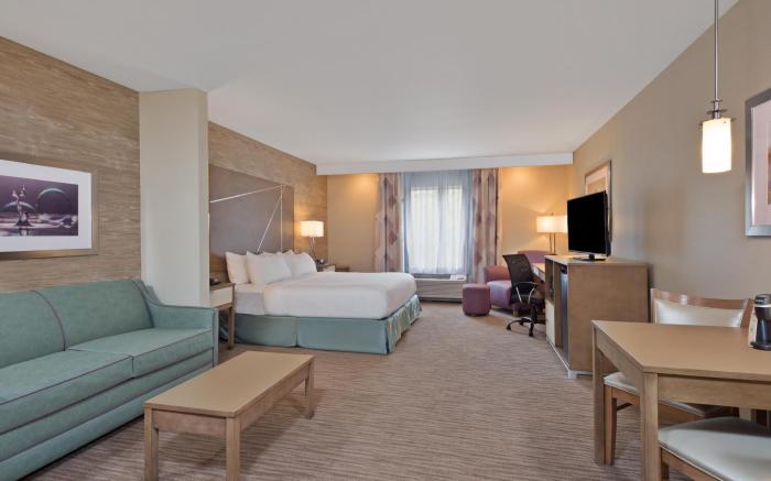 Holiday Inn Express & Suites Harrisburg S - New Cumberland By IHG
