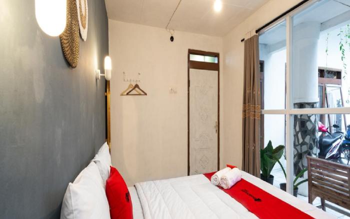 RedDoorz near Exit Toll Tanah Baru Bogor