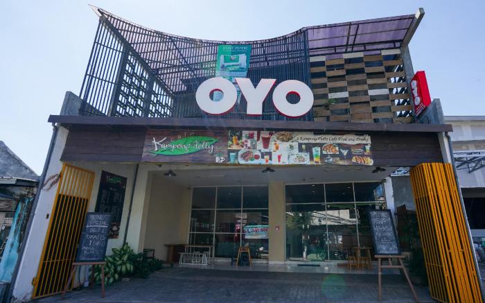 Hotel O Surabaya near Surabaya Town Square formerly Kupang Gunung Residence