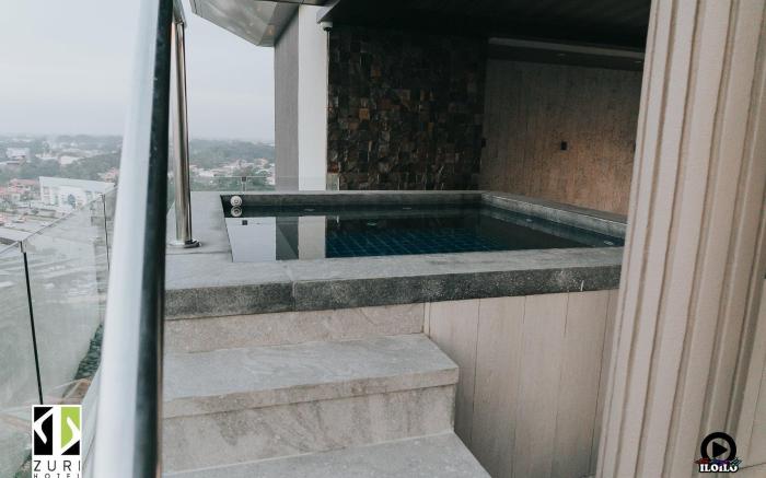 Zuri Hotel