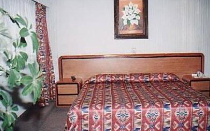 Hotel Puente Real