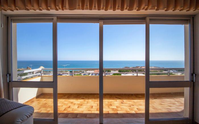 B43 - Spotless Seaview Apartment