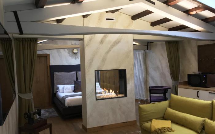 RUBINO Suite with Water view & Fireplace