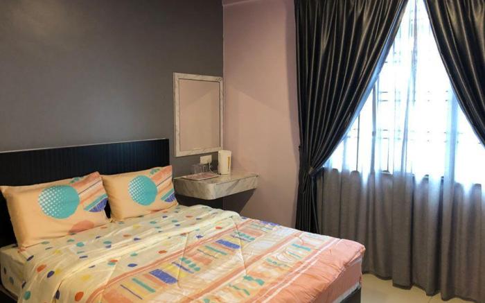 Benut HomeStay ( SRI TANJUNG)