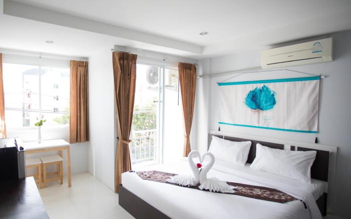 Happy 99 guest house/Deluxe double room & balcony