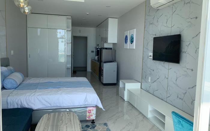 Sea View Comfortable apartment by the beach #b1