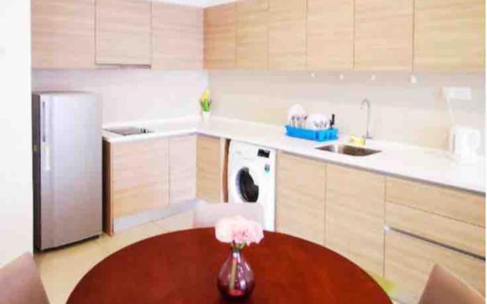Khu Suite With View I-City Theme Park