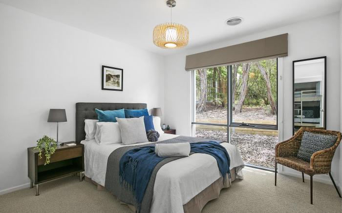 Contemporary Coastal Retreat