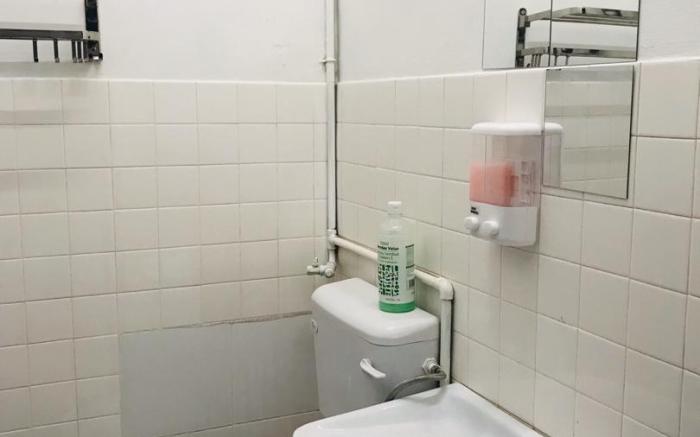 DOUBLE DECKER ROOM ONLY WITH SHARED BATHROOMS 