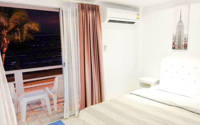 The White House Dongtarn Beach Jomtien Pattaya l
