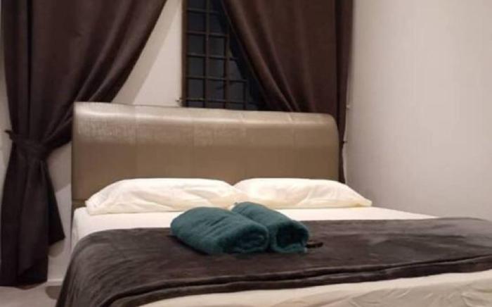 COMFORTABLE STAY ROOM 10