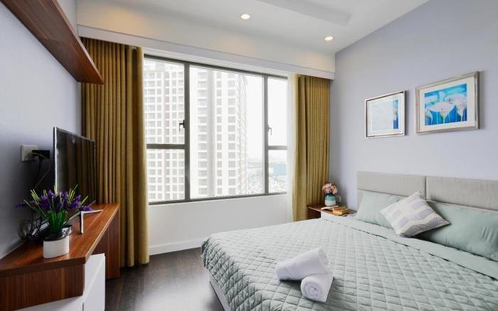 Spacious Saigon - Infinyty Pool and Gym - 3BRs