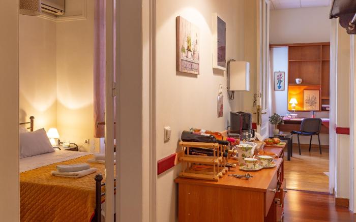 Stately central apartment, 80 m2, 7' from metro
