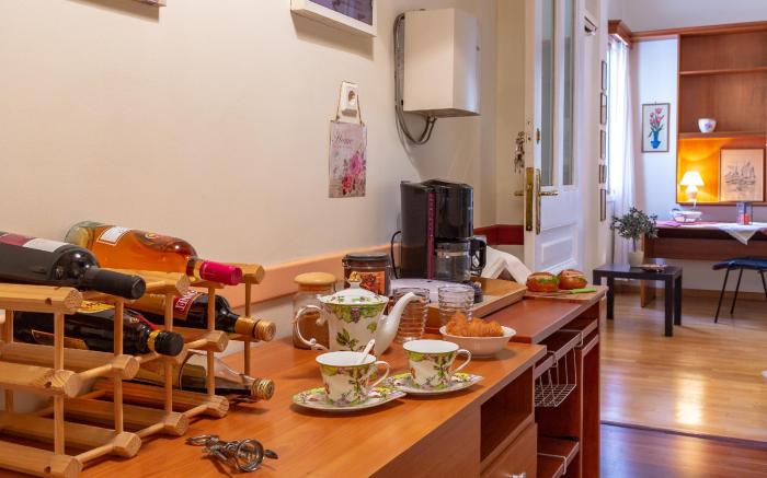 Stately central apartment, 80 m2, 7' from metro