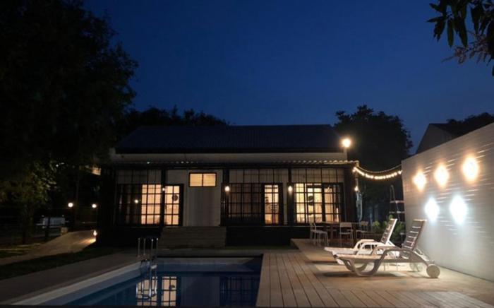 Ban Rub Lom Pool Villa 3 Bedrooms Rim Klong 