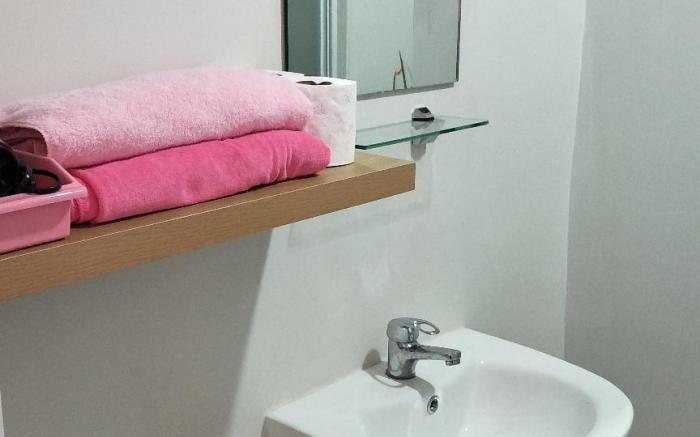 Comfy condo near the airport