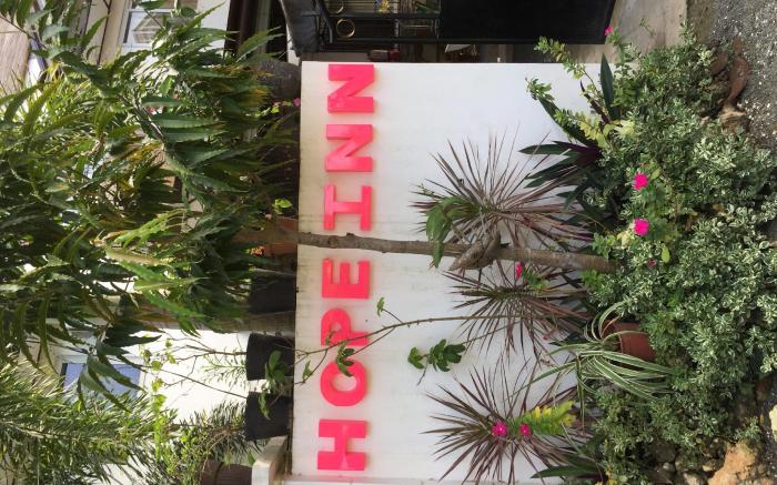 Hope-Inn- House (  7 minutes walk from the beach)