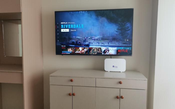 Downtown Upscale Condo FAST 20mbps 