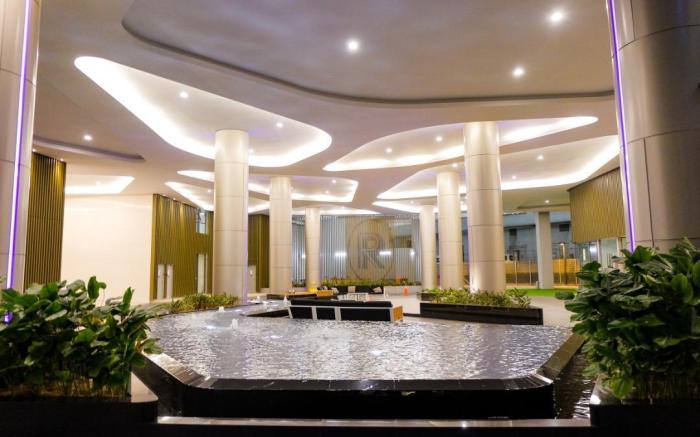 The Robertson 2br Bukit Bintang free pool parking