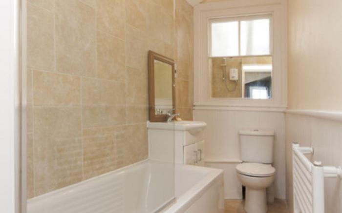 Ringmore House - central Salcombe + estuary views 