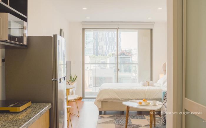 LUXURY STUDIO - FREE SALTWATER POOL/GYM
