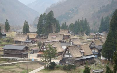 北陸旅遊｜五箇山相倉合掌村點燈LIGHT_UP｜庄川遊船.合掌村.郡上八幡.兼六園.戲雪.OUTLET5日｜甜蝦吃到飽