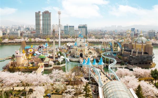 冬遊首爾｜歡樂滑雪體驗.暢遊愛寶樂天雙樂園.浪漫星空圖書館.明洞好好逛(一站購物彩妝)五日