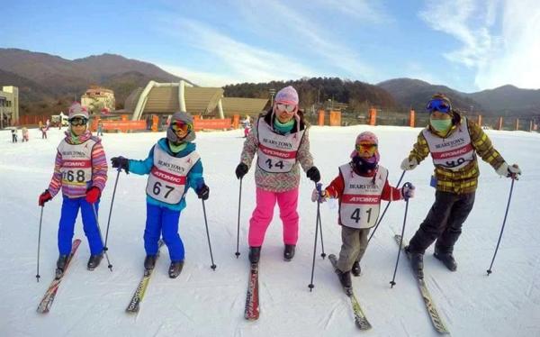 過年折3,000｜釜山｜新春團圓澎湃長腳蟹宴.冬季限定滑雪體驗.鮮採草莓.汗蒸幕體驗(一站購物彩妝)五日