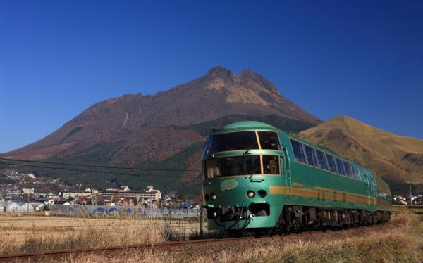 九州｜早鳥贈小費｜特色列車由布院之森．入住五星酒店品三大蟹．湯布院金鱗湖．和服體驗．海地獄．溫泉五日【高雄直飛】