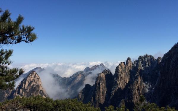 黃山旅遊│新經典│黃山２晚、小重慶騎龍巷、千島湖啤酒小鎮、非遺美食宏村8日●一段高鐵、送WiFi機(無購物站)