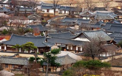 贈機場接送｜釜山慶洲大邱｜四大世界遺產安東河回村.屏山書院.八公山纜車.大邱塔.天空膠囊列車.豪華遊艇五日(彩妝)