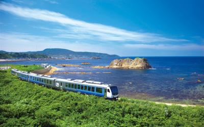 輕奢行│東北北海道四鐵道│秘境溫泉．JR五能線海岸列車．跨海青森函館新幹線．白神山地青池．百萬夜景函館7日