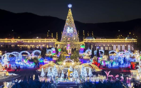 金蛇賀歲折3000｜保住明洞鬧區｜瘋玩愛寶．滑雪體驗．LUGE滑車．漢江星空遊船．海鮮吃到飽(一站購物彩妝)五日｜高雄