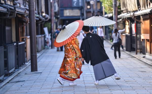 寒假折2,000｜京阪神奈.六甲山戲雪.環球影城.奈良梅花鹿.金閣寺.和服體驗五日｜一晚五星