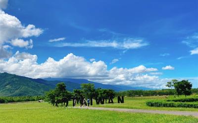 環島．高鐵台鐵兩人成行｜藍皮解憂號、山里教堂、縱谷鐵馬遊、蝴蝶谷泡湯、台北自由四日｜高雄出發