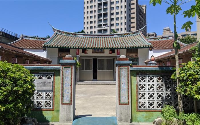 >新竹旅遊｜季節限定.仁和步道賞桐花.新瓦屋.好客文創園區.老戲院客家菜一日｜大人囝仔