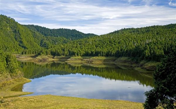 宜蘭旅遊｜太平山春楓紫葉槭、翠峰湖景觀步道、金車噶瑪蘭酒廠、天空下鐵橋、捷絲旅三日遊｜高雄台南出發