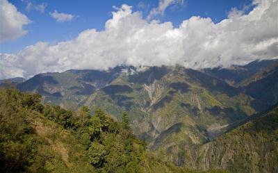 台東｜藍皮解憂號.南橫美景.六口溫泉.埡口雲瀑大關山.知本金聯世紀酒店2日｜高雄出發｜四人成行（９人商務車）