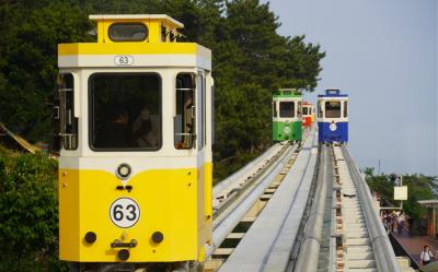 金蛇迎春折2千｜釜山旅遊｜海雲台膠囊列車．甘川洞尋小王子．韓服體驗遊古宅．紅白燈塔．嚐鮮長腳蟹(一站購物彩妝)五日｜高雄