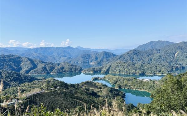 宜蘭旅遊｜最高折3百｜淡蘭吊橋.石碇千島湖.新寮瀑布.村却溫泉酒店＆升等星隅客房二日｜台中出發