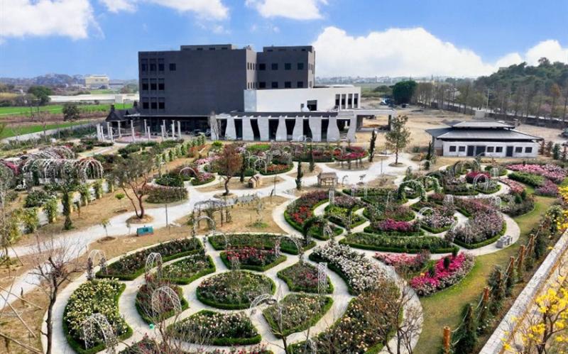 嘉義旅遊｜38女王節｜雅聞湖濱療癒森林.文化路夜市.東市場美食大蒐集二日｜台北出發