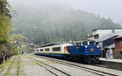 嘉義旅遊｜阿里山火車.栩悅號.國家森林步道巡禮.絕美二萬平二日｜高鐵來回