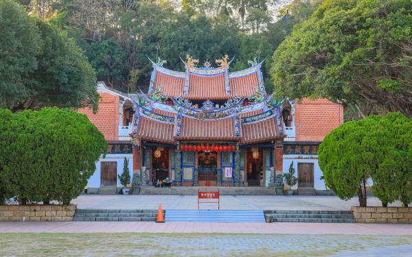 芬園寶藏寺門口