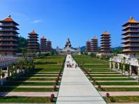 高雄旅遊｜佛陀紀念館.彌陀漁港海岸光廊.安平老街.台江水上屋二日｜大人囝仔