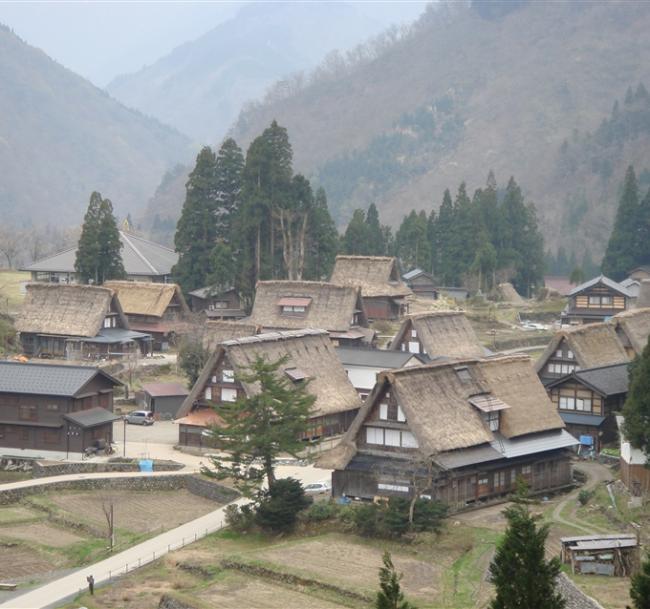 北陸旅遊｜五箇山相倉合掌村點燈LIGHT_UP｜庄川遊船.合掌村.郡上八幡.兼六園.戲雪.OUTLET5日｜甜蝦吃到飽