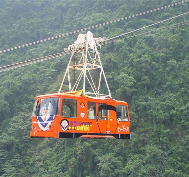 新北烏來旅遊|小車6人成行！雲仙樂園螢火蟲~空中纜車體驗·內洞森呼吸·泰雅原民老街覓食1日