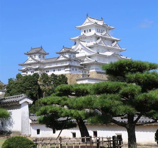 經典關西四都物語旅遊｜走訪京都,大阪,神戶,奈良,優雅雪白姬路城,庭園美學好古園五日｜保住二晚飯店