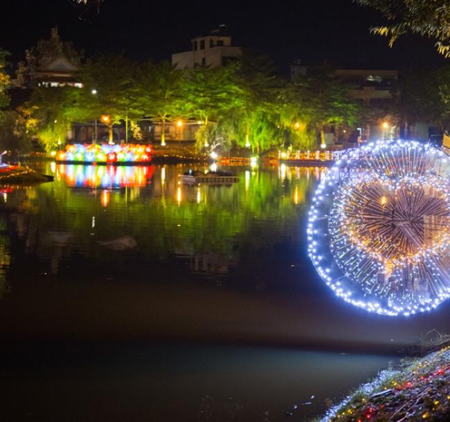 春節台南｜台南全台最美月津港燈節.梅嶺採果.奇美博物館.代天府走春祈福三日