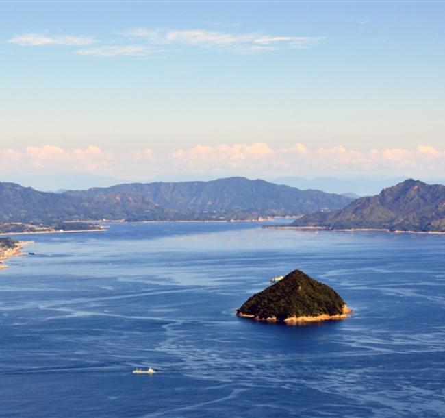 客製｜瀨戶內海景觀包棟.道後溫泉.烏龍麵DIY.倉敷美觀.岡山後樂園.栗林公園.迷你小團5日【專屬包車】※不含機票