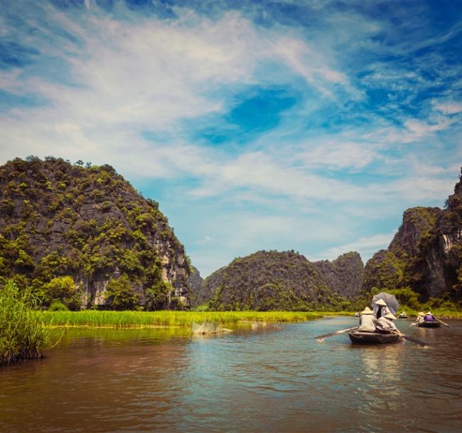 越南旅遊｜北越.海上桂林下龍灣.世界遺產陸龍灣.國寶水上木偶戲.河內法式殖民風五日｜台中出發
